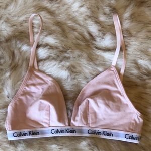 🌸 NWOT Calvin Klein pink triangle bralette S